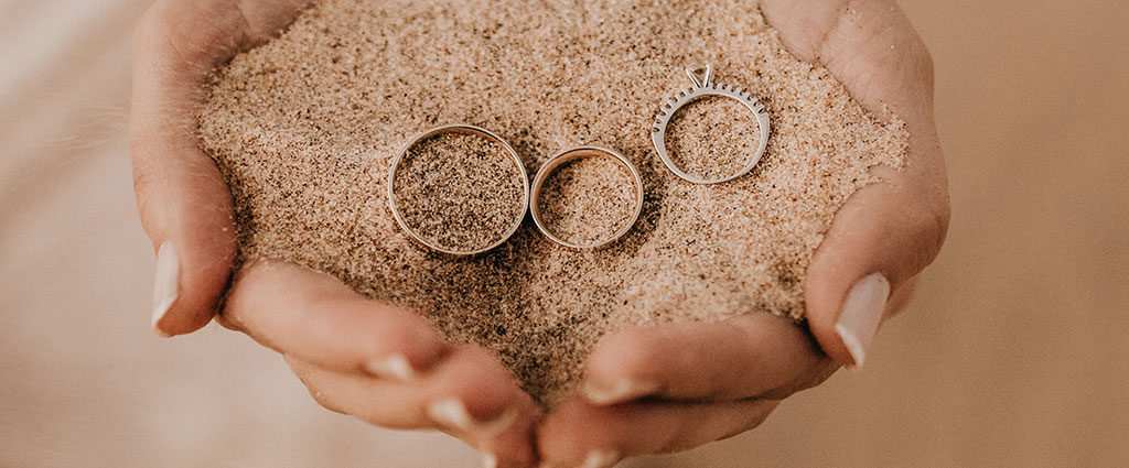 DETAIL — beach hands & rings